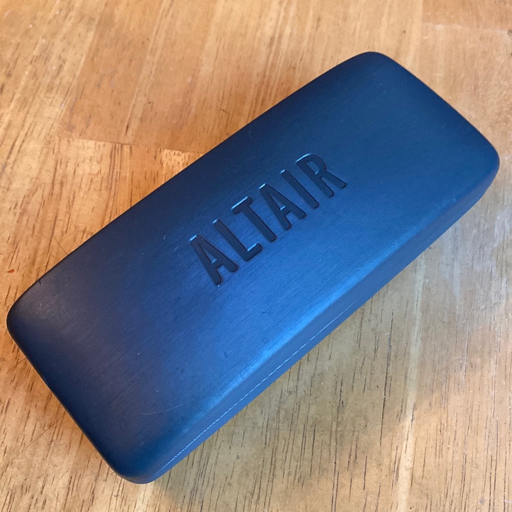 Altair glasses case in good condition